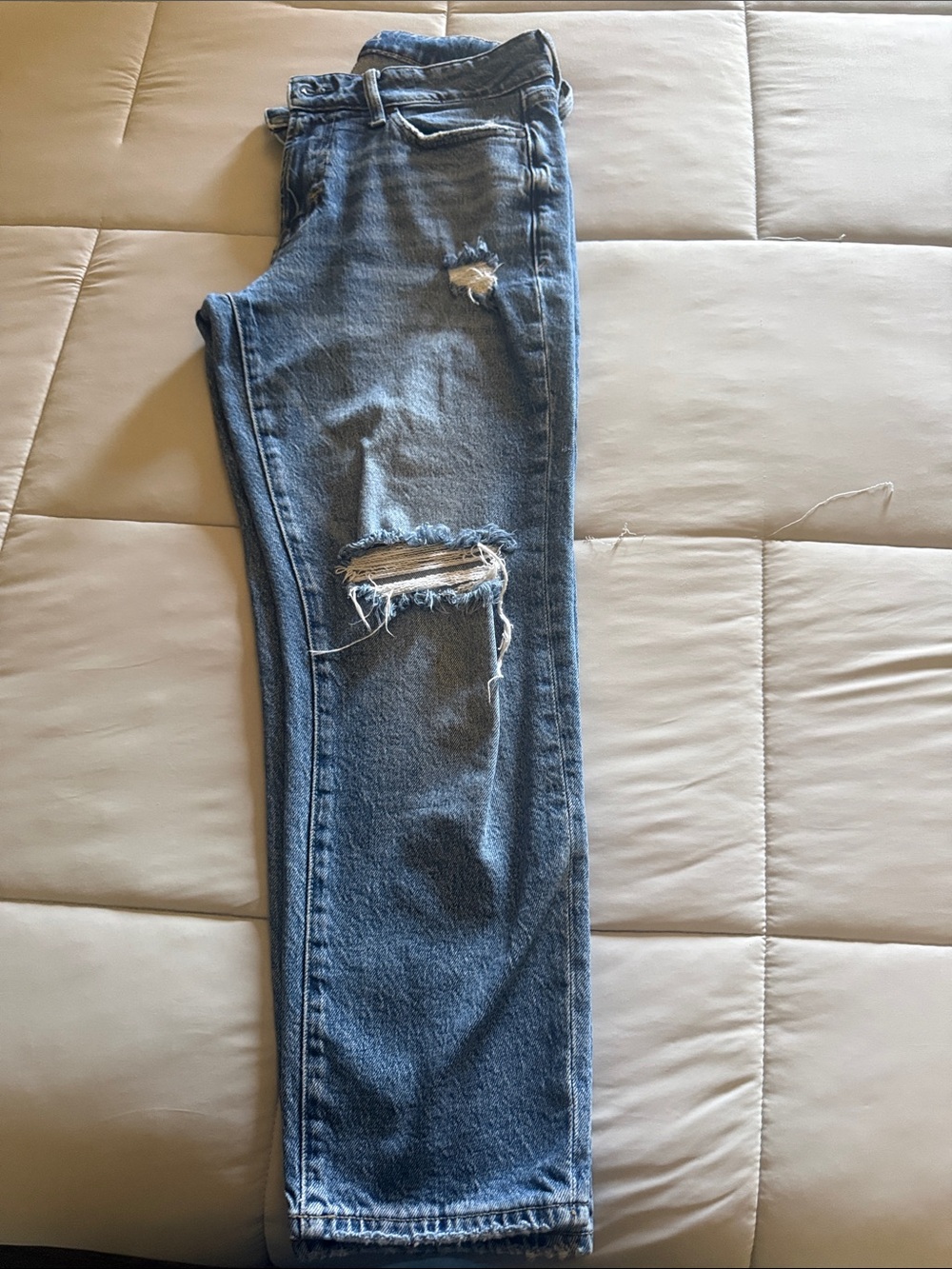 a.n.a Women's Straight Leg Distressed Blue Jeans